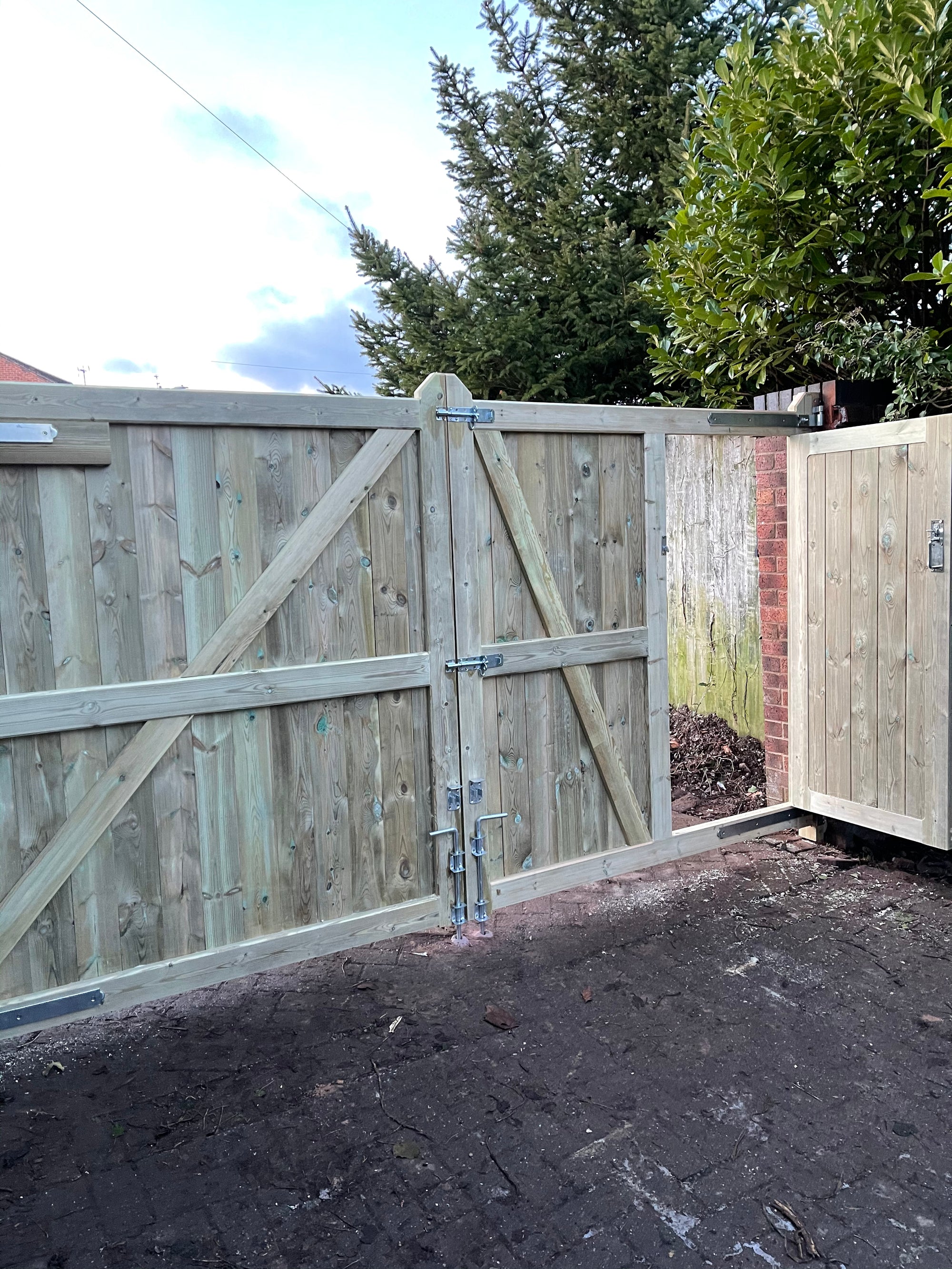 Lodge style with pedestrian access door - Pressure Treated Tanalised Timber