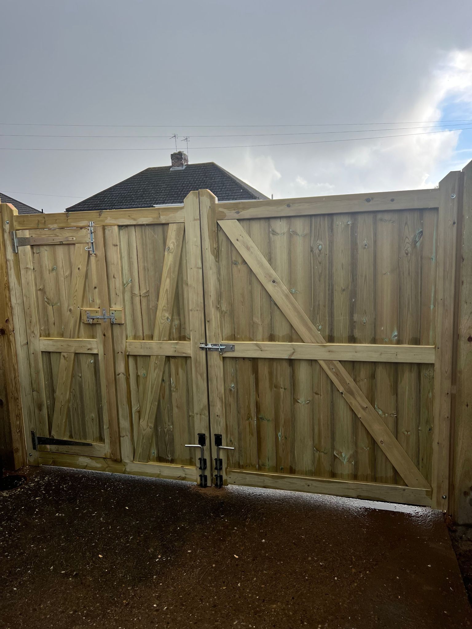 Lodge style with pedestrian access door - Pressure Treated Tanalised Timber